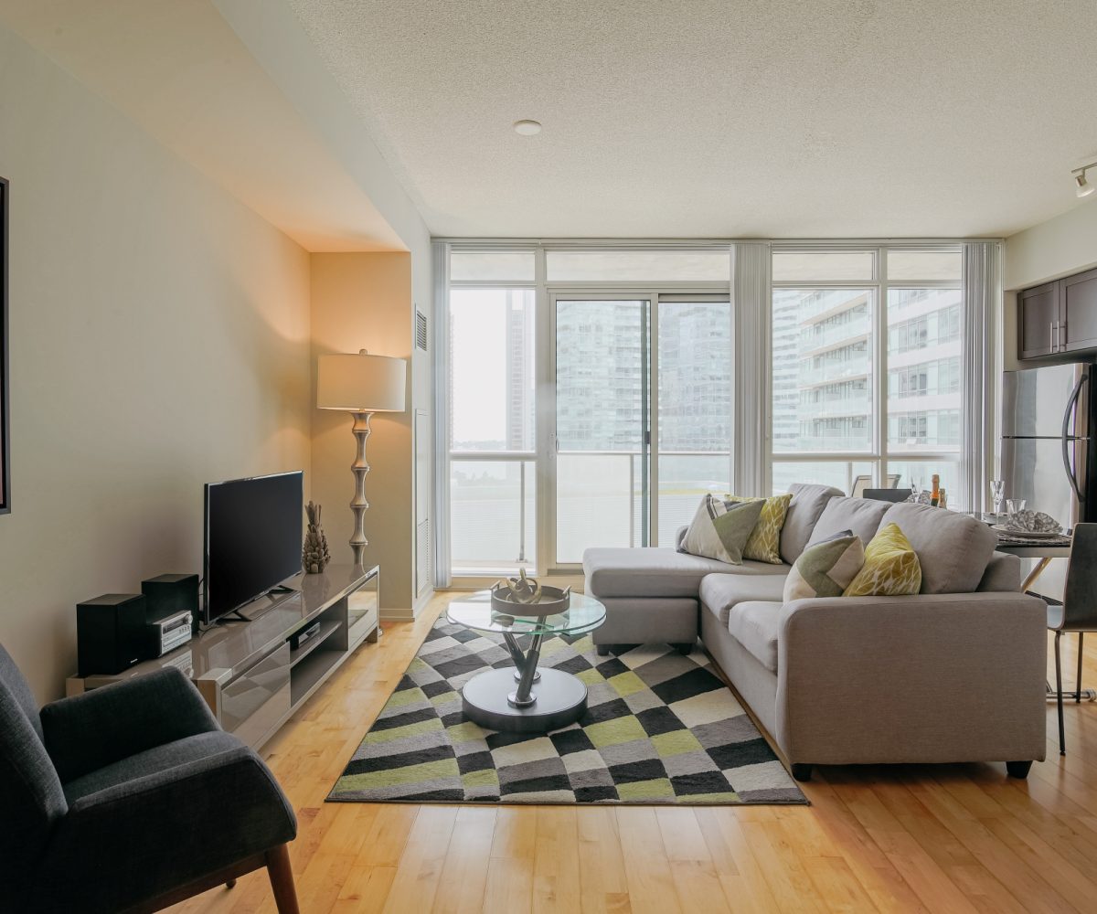 MLS - 65 Bremner Blvd - 1 bedroom - Furnished Suite North Tower