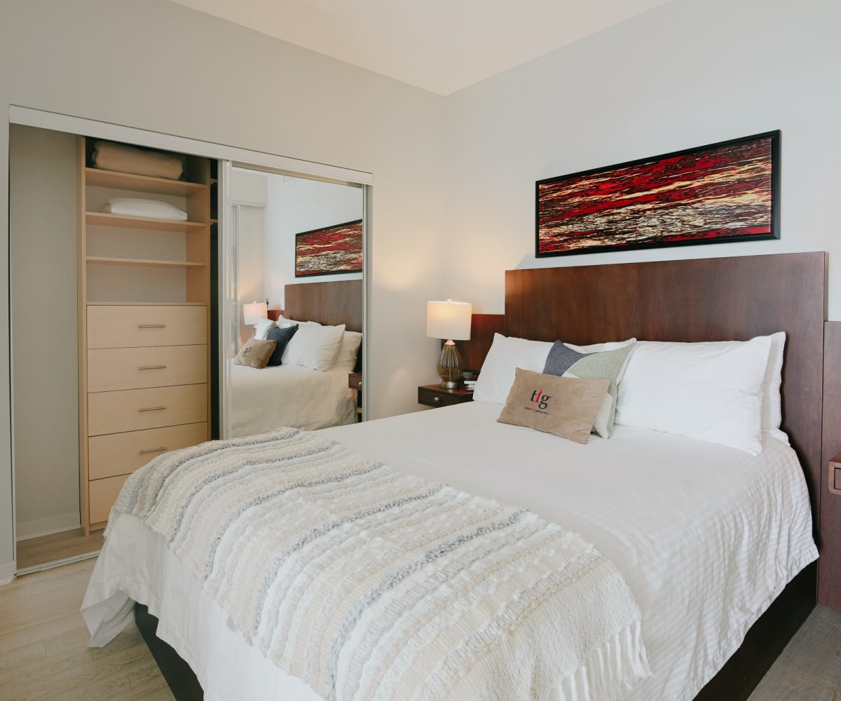 MLS - 65 Bremner Blvd - 1 bedroom - Furnished Suite North Tower
