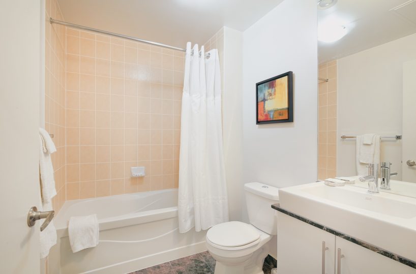 MLS - 65 Bremner Blvd - 1 bedroom - Furnished Suite North Tower