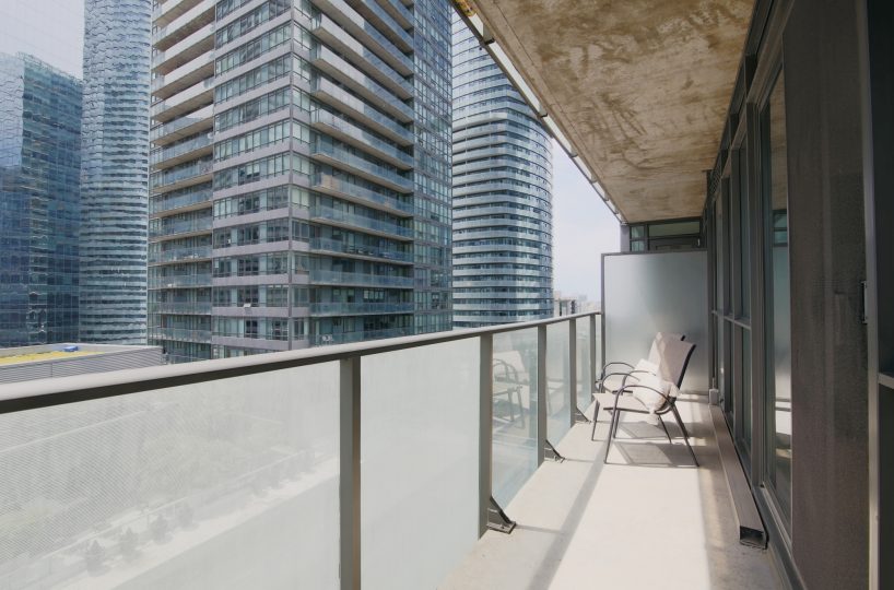 MLS - 65 Bremner Blvd - 1 bedroom - Furnished Suite North Tower