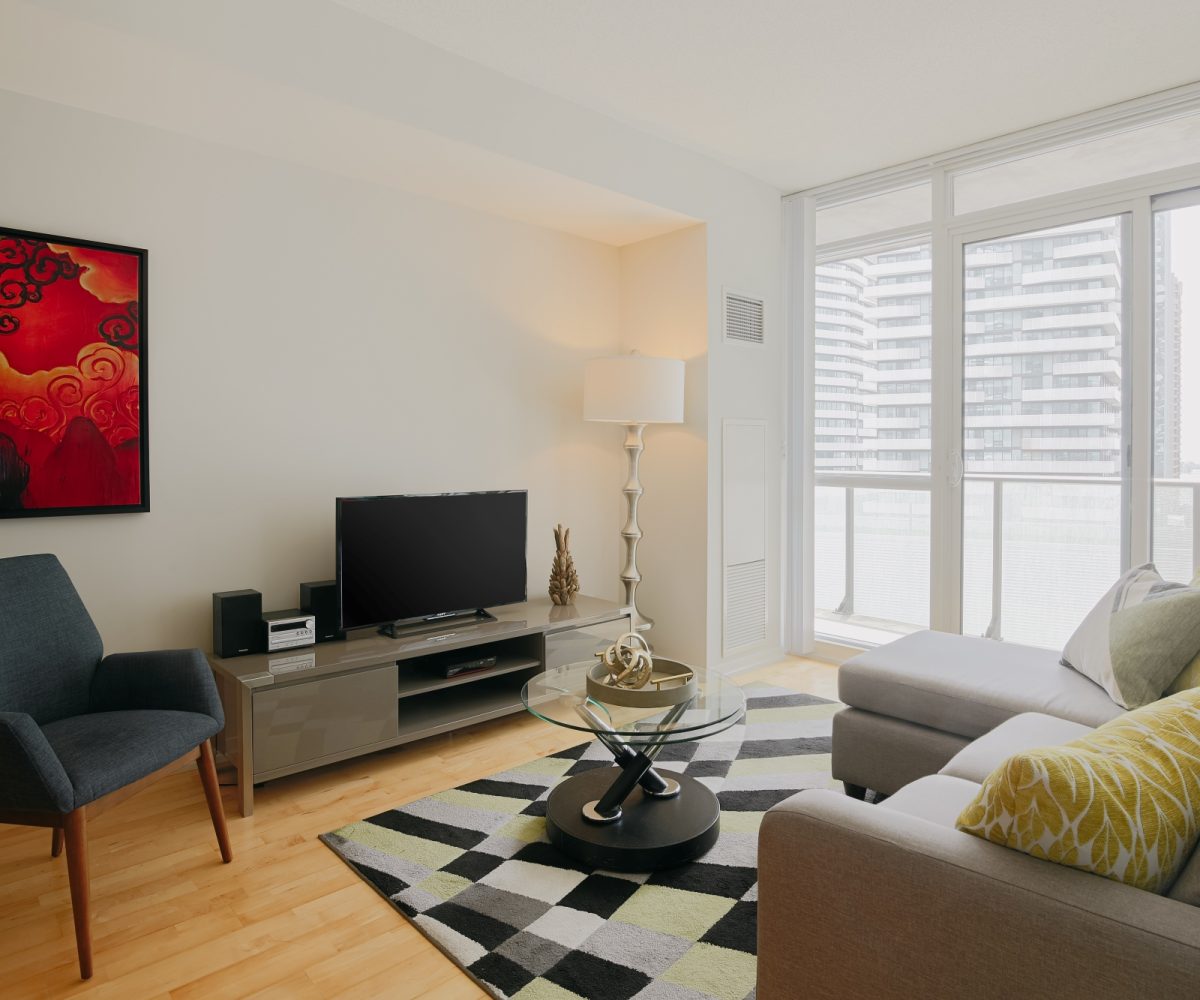 MLS - 65 Bremner Blvd - 1 bedroom - Furnished Suite North Tower