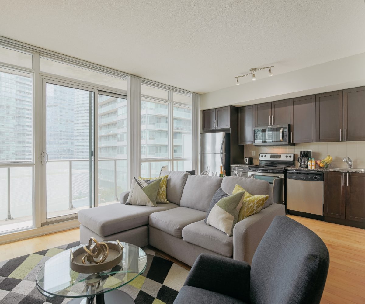 MLS - 65 Bremner Blvd - 1 bedroom - Furnished Suite North Tower