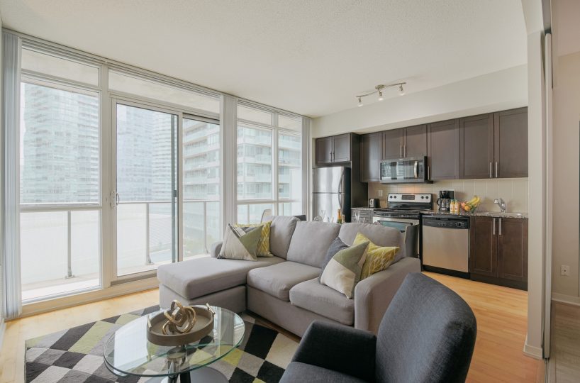 MLS - 65 Bremner Blvd - 1 bedroom - Furnished Suite North Tower