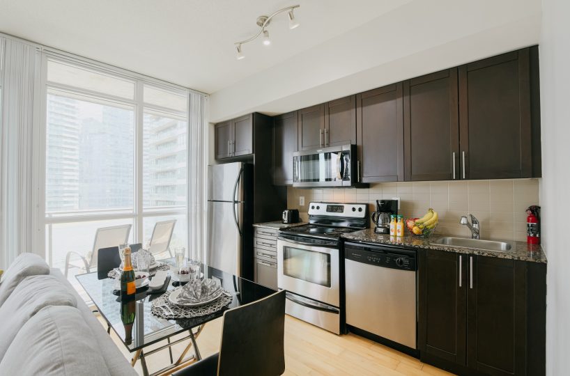 MLS - 65 Bremner Blvd - 1 bedroom - Furnished Suite North Tower