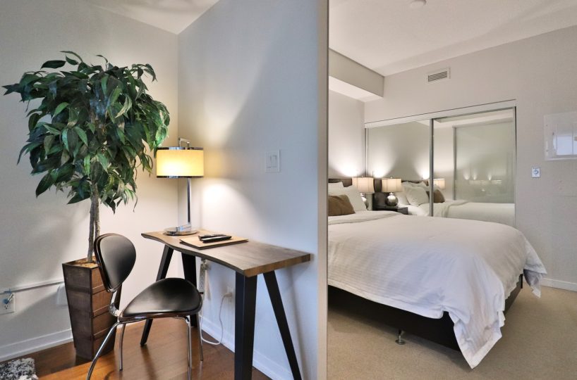 Maple Leaf Square - 65 Bremner Blvd - Furnished 1 Bedroom Suite