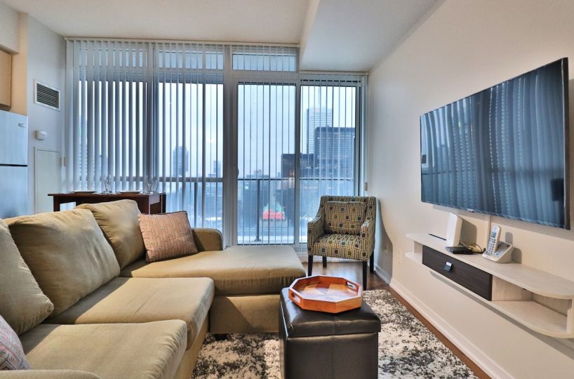 Maple Leaf Square - 65 Bremner Blvd - Furnished 1 Bedroom Suite