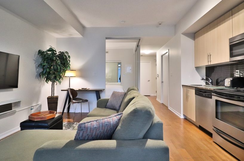 Maple Leaf Square - 65 Bremner Blvd - Furnished 1 Bedroom Suite