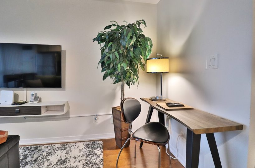 Maple Leaf Square - 65 Bremner Blvd - Furnished 1 Bedroom Suite