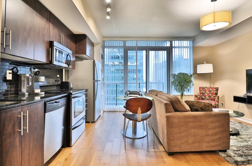 Maple Leaf Square - 65 Bremner Blvd - Furnished 1 Bedroom Suite