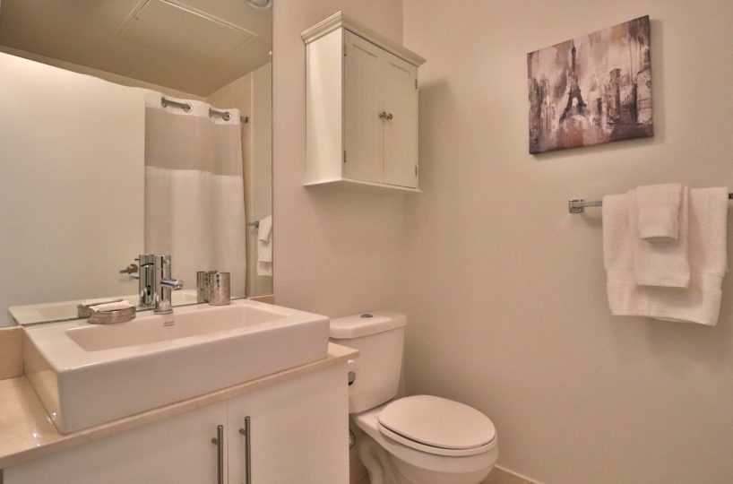 Maple Leaf Square - 65 Bremner Blvd - Furnished 1 Bedroom Suite