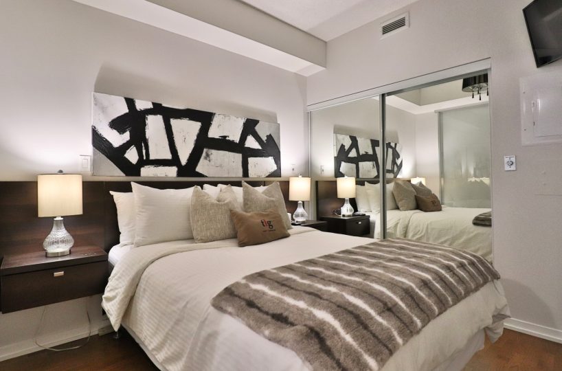Maple Leaf Square - 65 Bremner Blvd - Furnished 1 Bedroom Suite