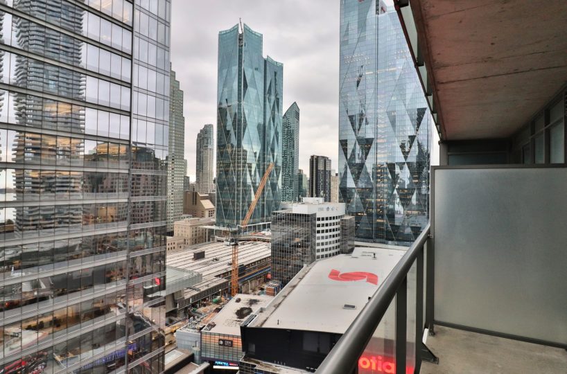 Maple Leaf Square - 65 Bremner Blvd - Furnished 1 Bedroom Suite