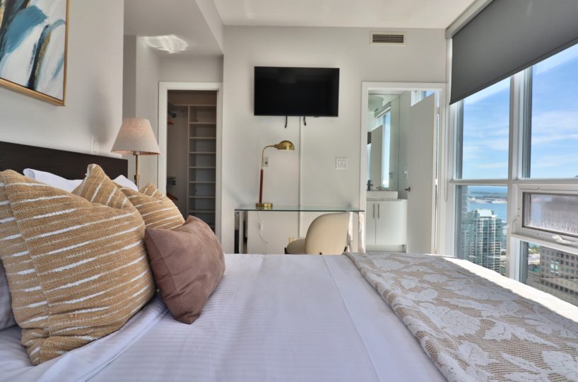 Maple Leaf Square - 65 Bremner Blvd - Furnished Two Bedroom Toronto