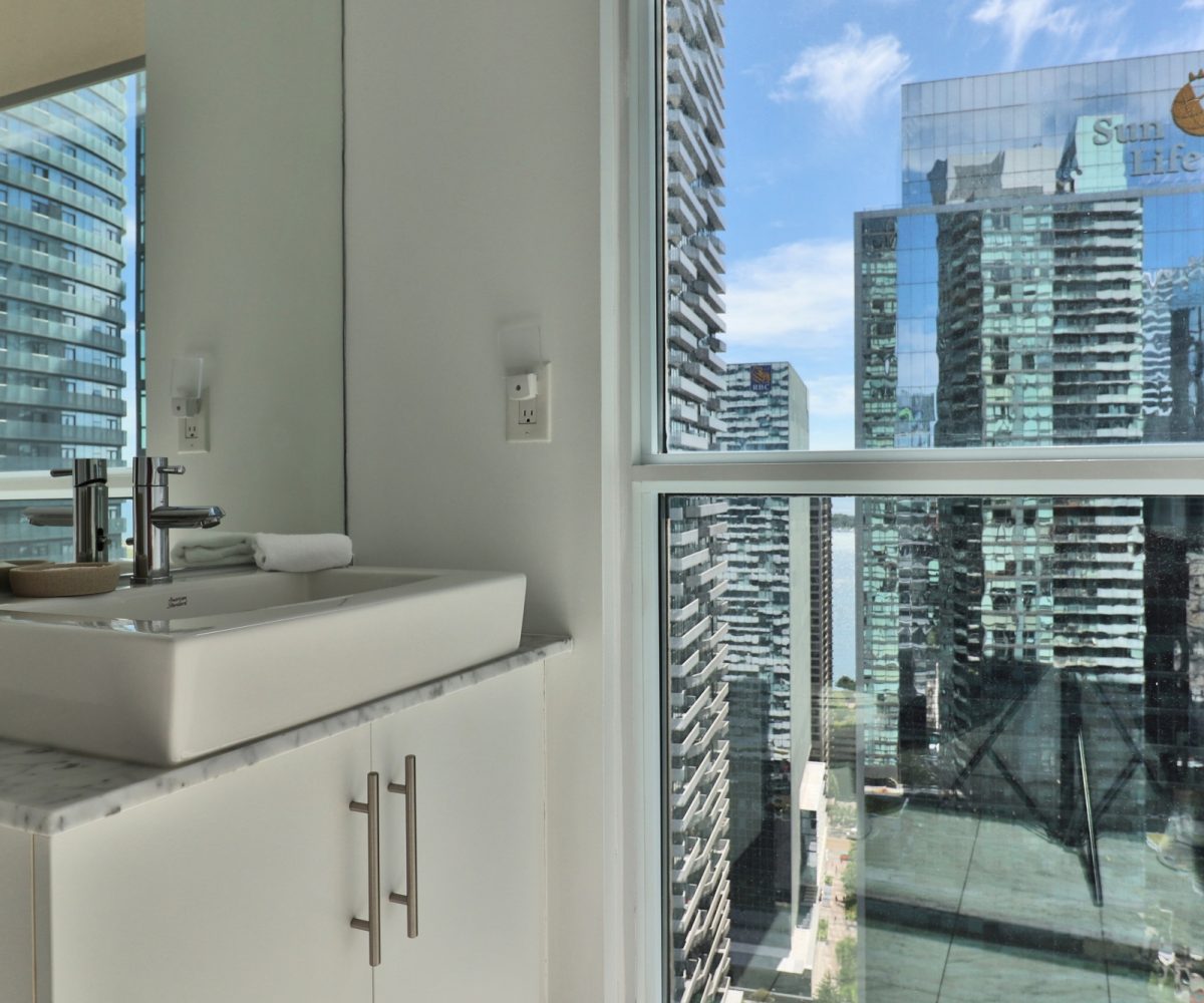 Maple Leaf Square - 65 Bremner Blvd - Furnished Two Bedroom Toronto