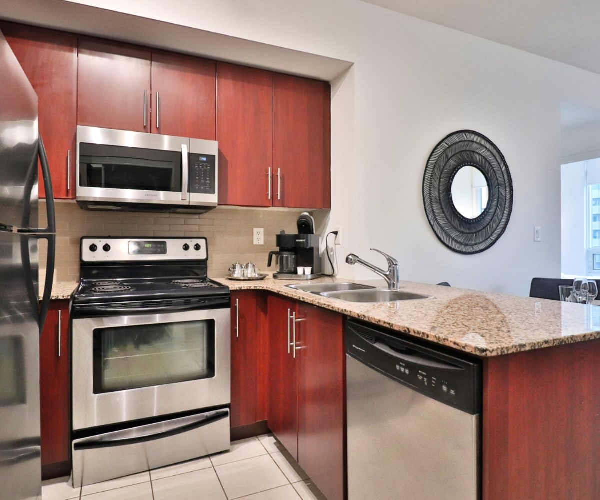 Maple Leaf Square - 65 Bremner Blvd - Furnished Two Bedroom Toronto