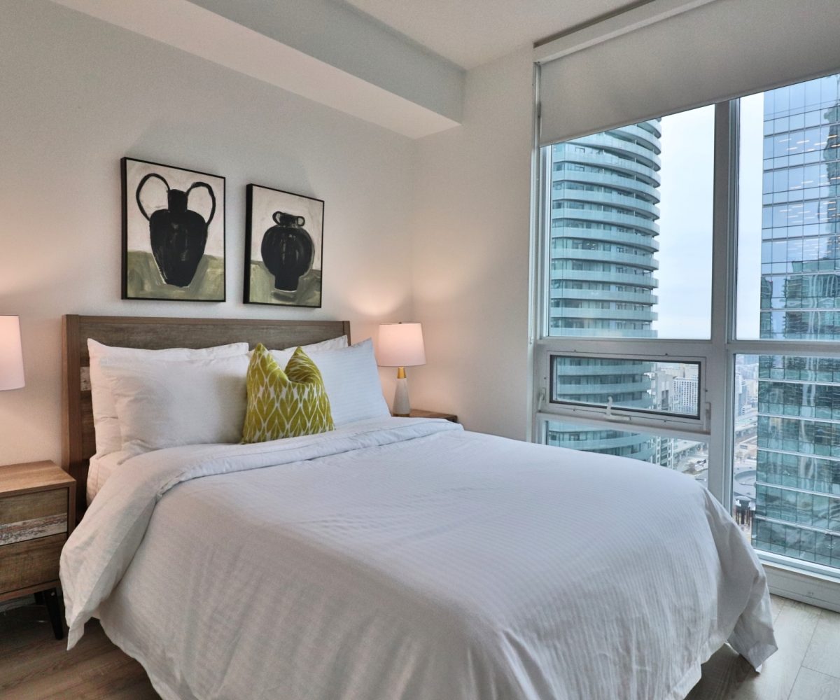 Maple Leaf Square - 65 Bremner Blvd - Furnished Two Bedroom Toronto
