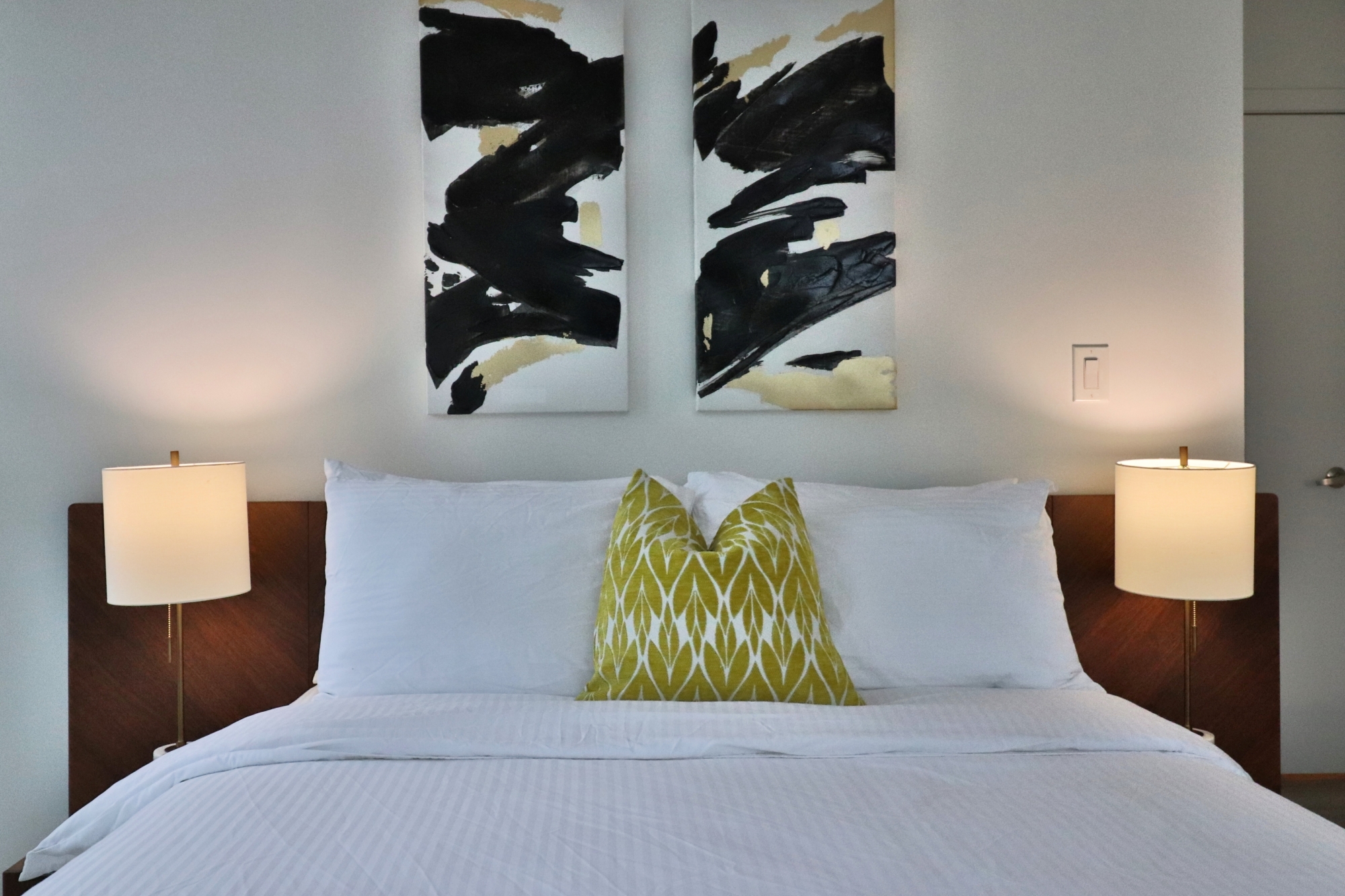 Maple Leaf Square - 65 Bremner Blvd - Furnished Two Bedroom Toronto