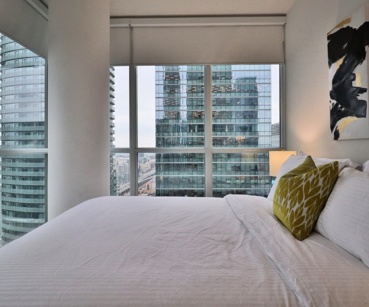 Maple Leaf Square - 65 Bremner Blvd - Furnished Two Bedroom Toronto