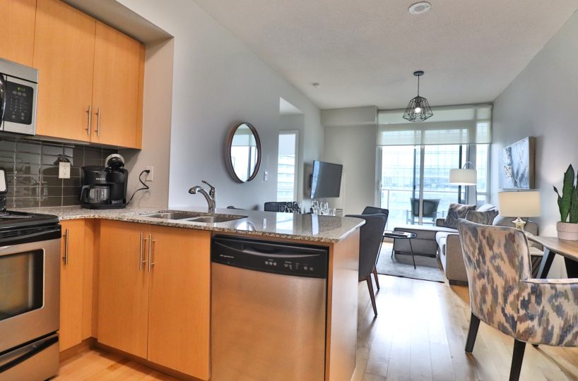 Maple Leaf Square - 65 Bremner Blvd - Furnished Two Bedroom Toronto