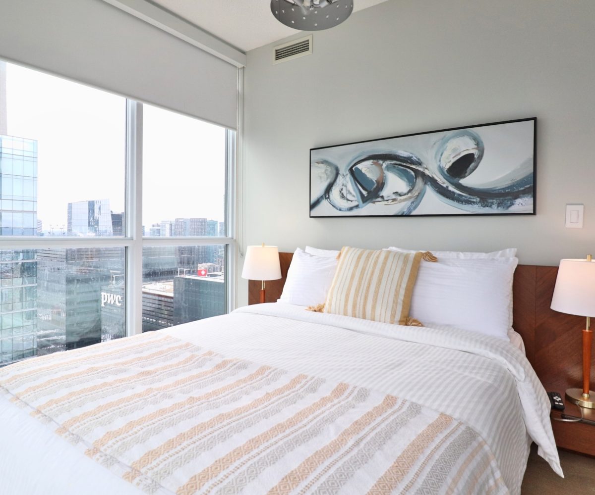 Maple Leaf Square - 65 Bremner Blvd - Furnished Two Bedroom Toronto