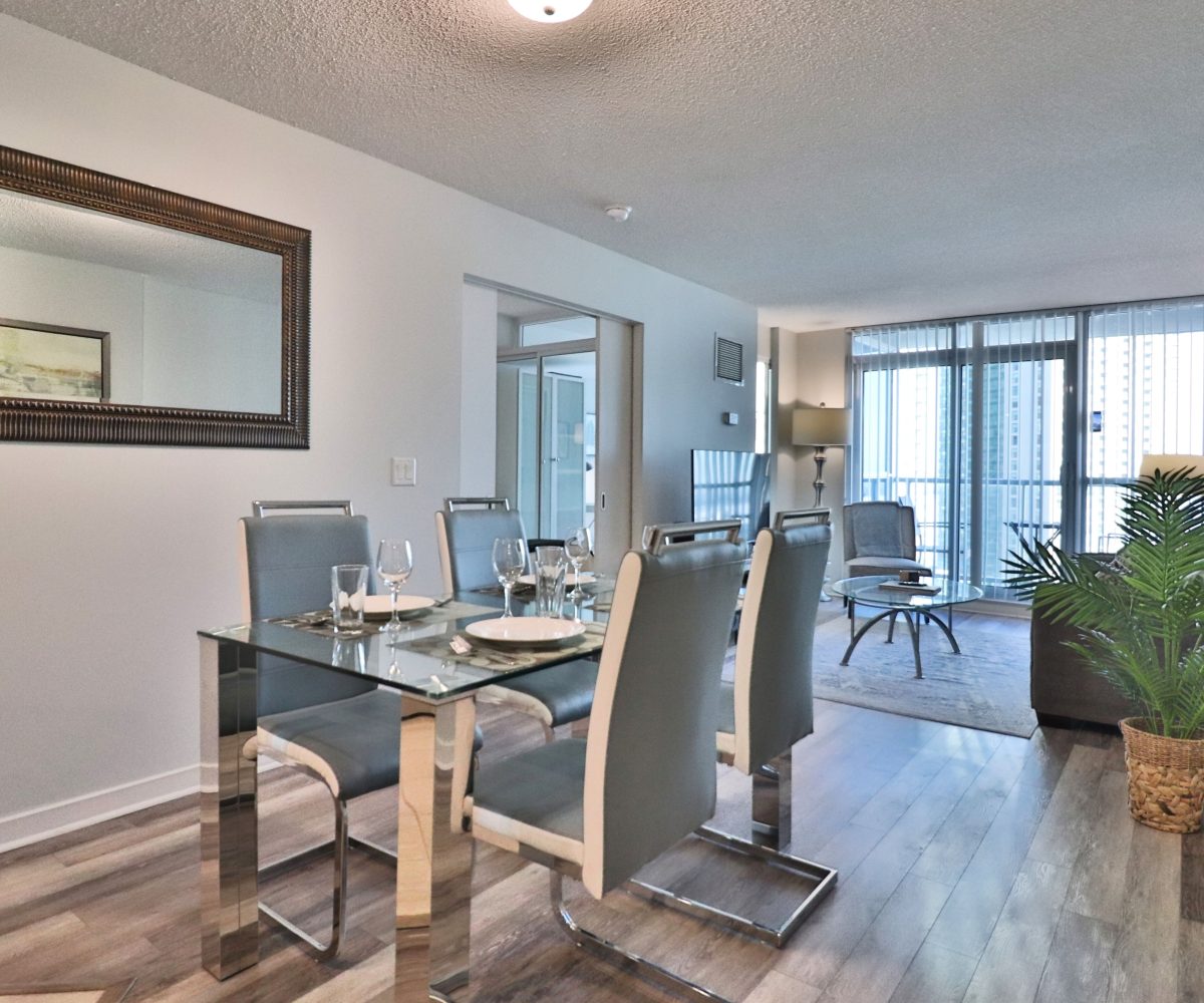 Waterclub II - 208 Queens Quay - 1 Bedroom + Den Furnished Corporate Suite Waterclub