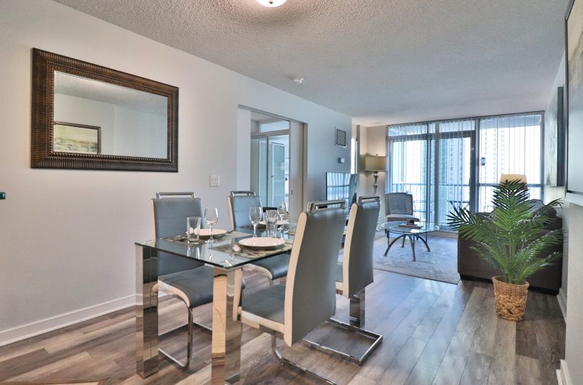 Waterclub II - 208 Queens Quay - 1 Bedroom + Den Furnished Corporate Suite Waterclub