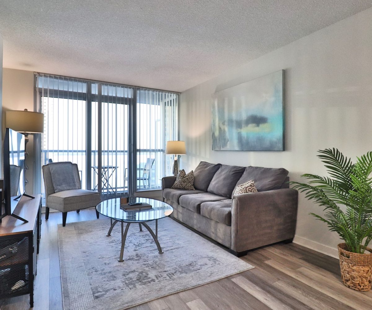 Waterclub II - 208 Queens Quay - 1 Bedroom + Den Furnished Corporate Suite Waterclub