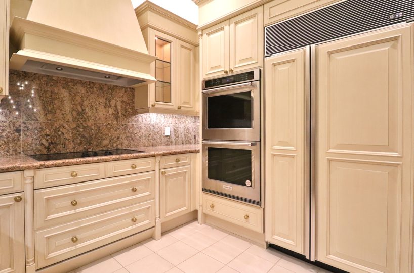 Exclusive 2-bedroom unit for rent at 1 Post Road.