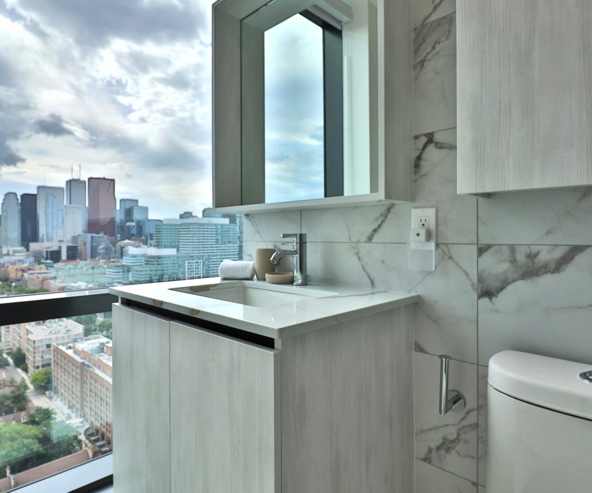 The Goode Condos - 35 Parliament Street - 3 Bedroom Furnished Executive Suite
