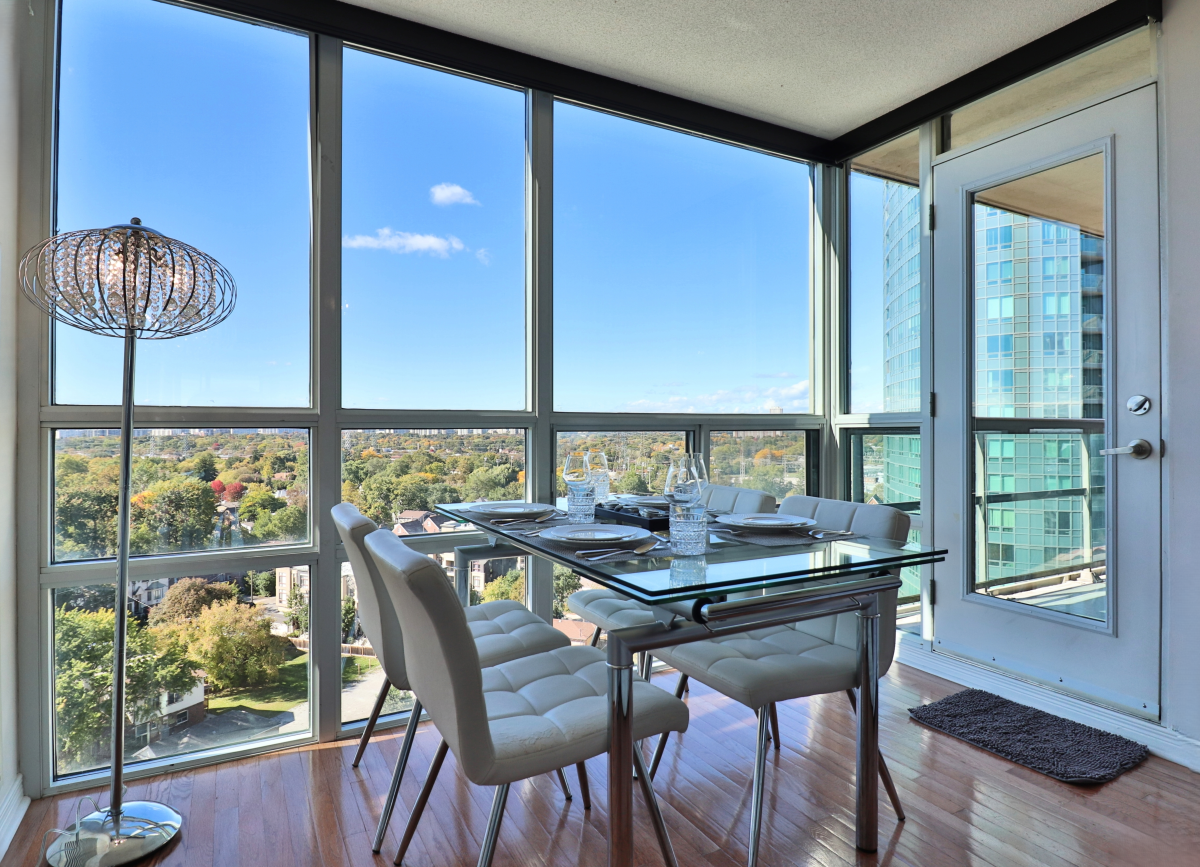 Continental Condos -509 Beecroft - 2 Bedroom Corporate Furnished Rental