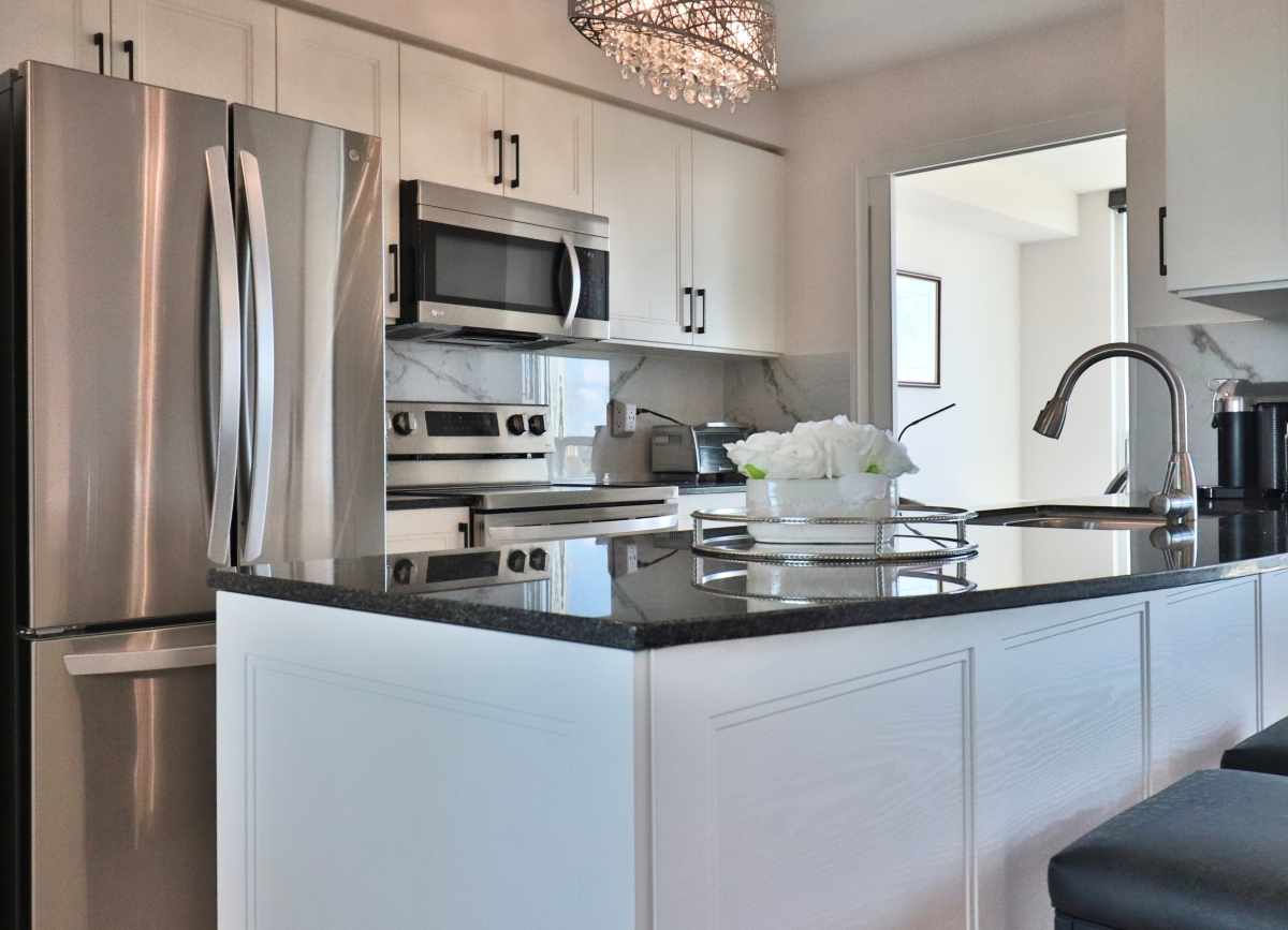 Continental Condos -509 Beecroft - 2 Bedroom Corporate Furnished Rental