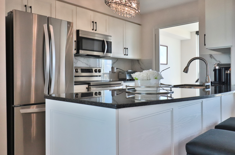Continental Condos -509 Beecroft - 2 Bedroom Corporate Furnished Rental