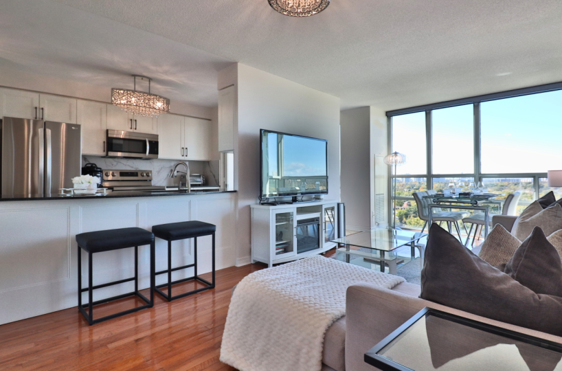 Continental Condos -509 Beecroft - 2 Bedroom Corporate Furnished Rental