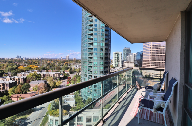Continental Condos -509 Beecroft - 2 Bedroom Corporate Furnished Rental