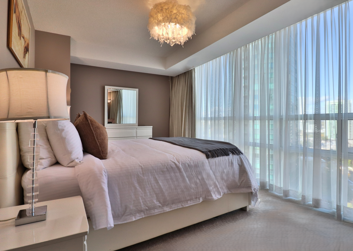 Continental Condos -509 Beecroft - 2 Bedroom Corporate Furnished Rental