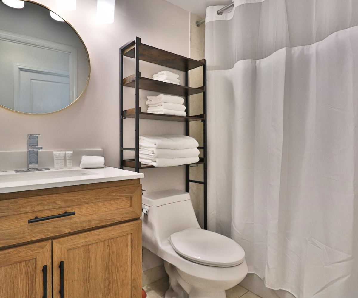 Continental Condos -509 Beecroft - 2 Bedroom Corporate Furnished Rental