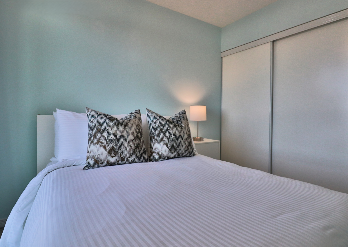 Continental Condos -509 Beecroft - 2 Bedroom Corporate Furnished Rental