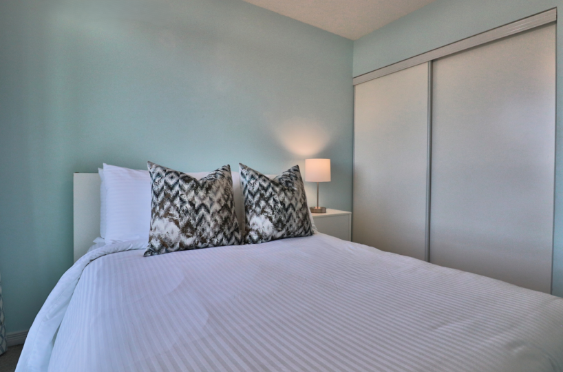 Continental Condos -509 Beecroft - 2 Bedroom Corporate Furnished Rental