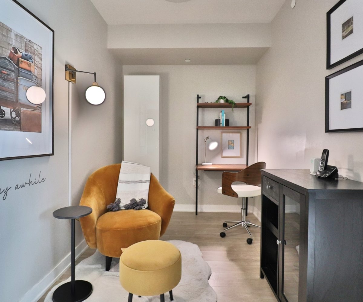 Minto B Side - 27 Bathurst St - Furnished 1 Bedroom + Den