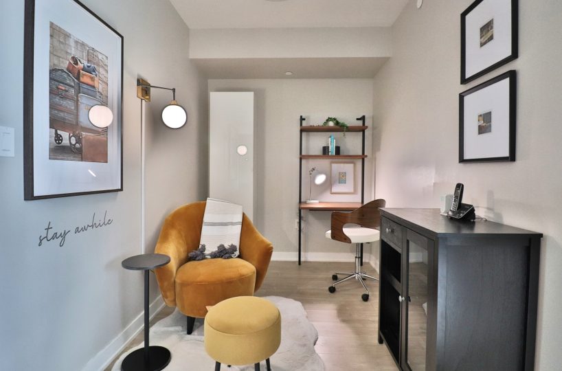 Minto B Side - 27 Bathurst St - Furnished 1 Bedroom + Den