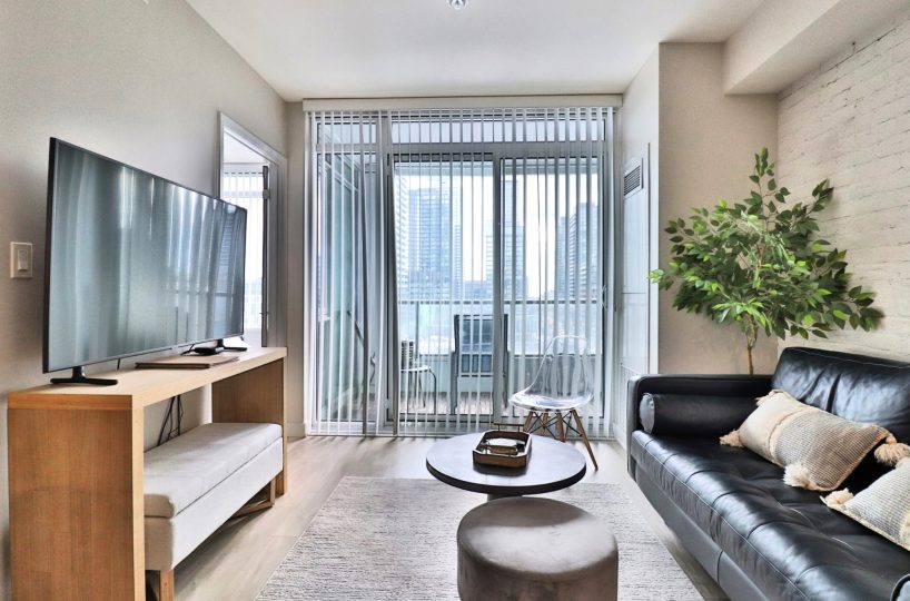 Minto B Side - 27 Bathurst St - Furnished 1 Bedroom + Den