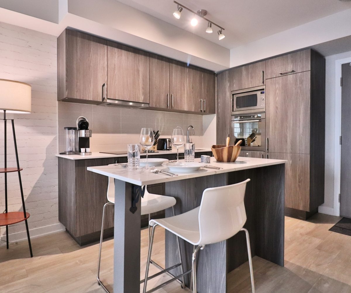 Minto B Side - 27 Bathurst St - Furnished 1 Bedroom + Den