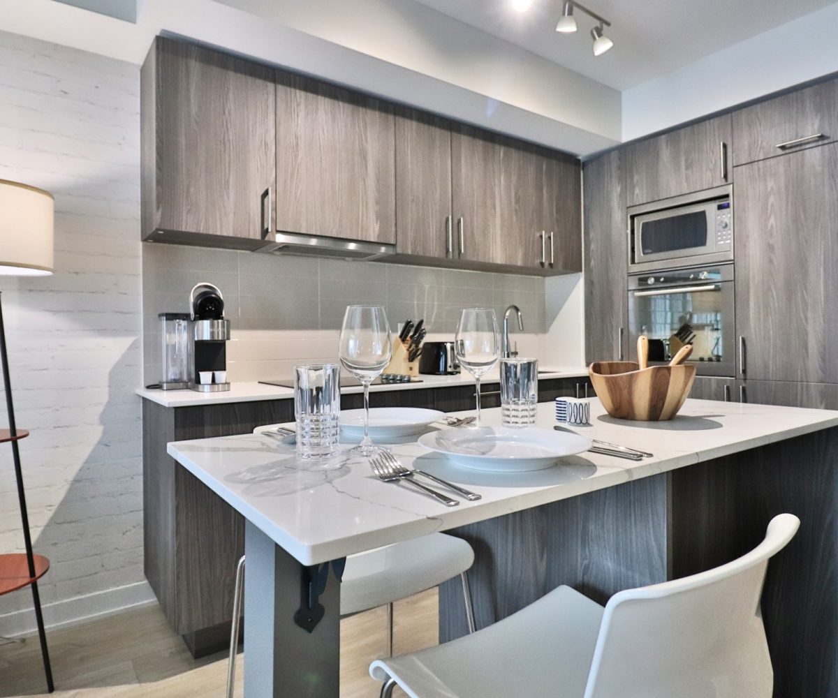 Minto B Side - 27 Bathurst St - Furnished 1 Bedroom + Den