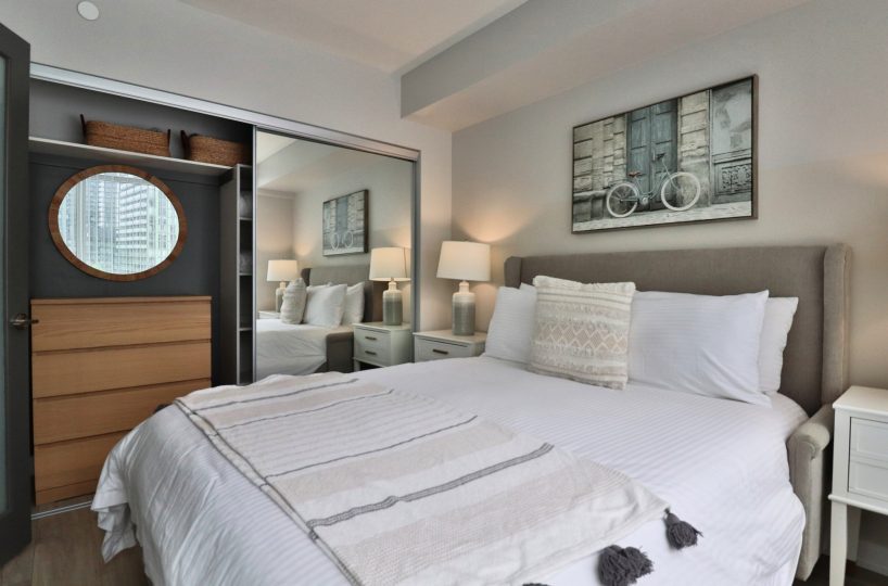 Minto B Side - 27 Bathurst St - Furnished 1 Bedroom + Den