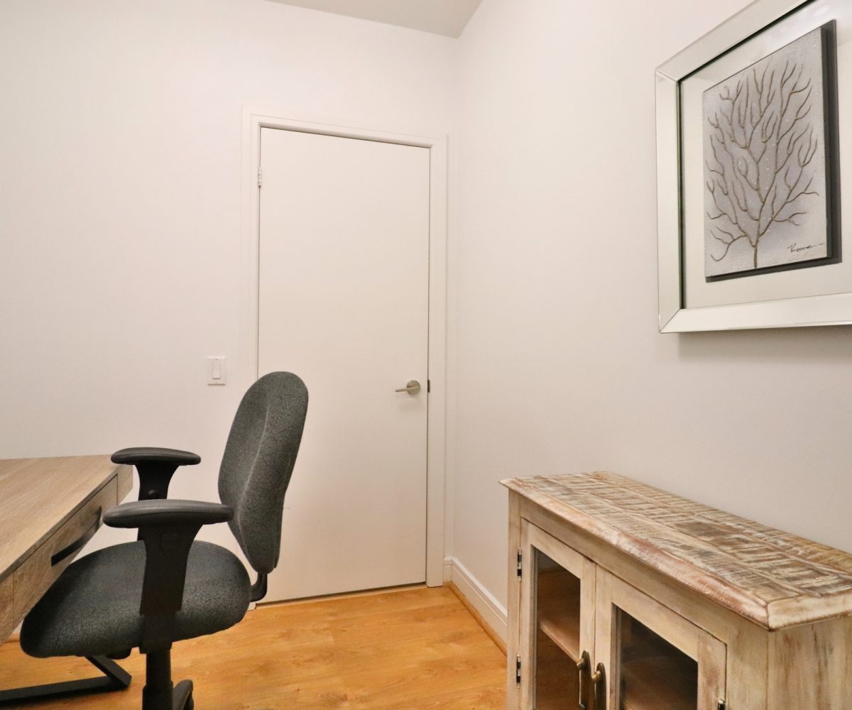 VU - 112 George St - Furnished 1 Bedroom + Den at The VU