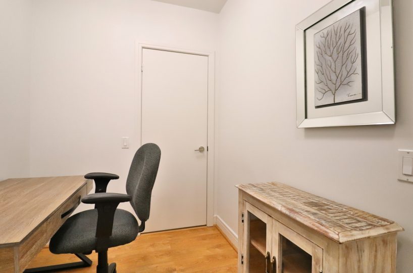 VU - 112 George St - Furnished 1 Bedroom + Den at The VU