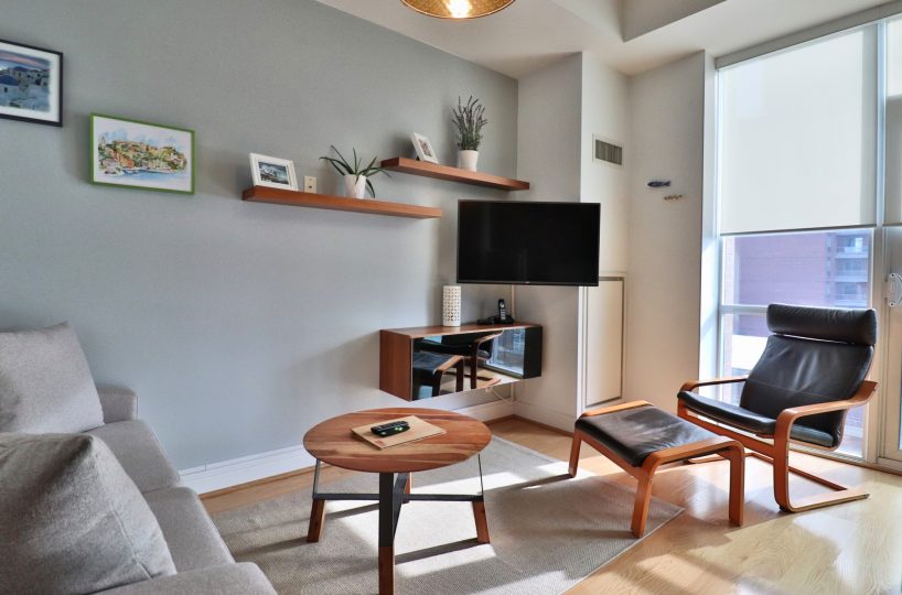 VU - 112 George St - Furnished 1 Bedroom + Den at The VU