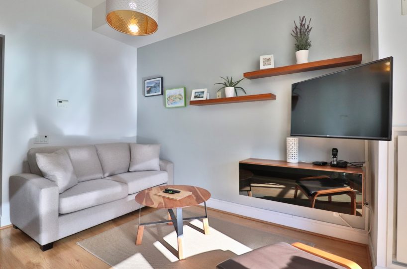 VU - 112 George St - Furnished 1 Bedroom + Den at The VU