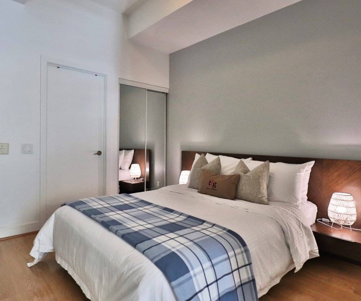 VU - 112 George St - Furnished 1 Bedroom + Den at The VU