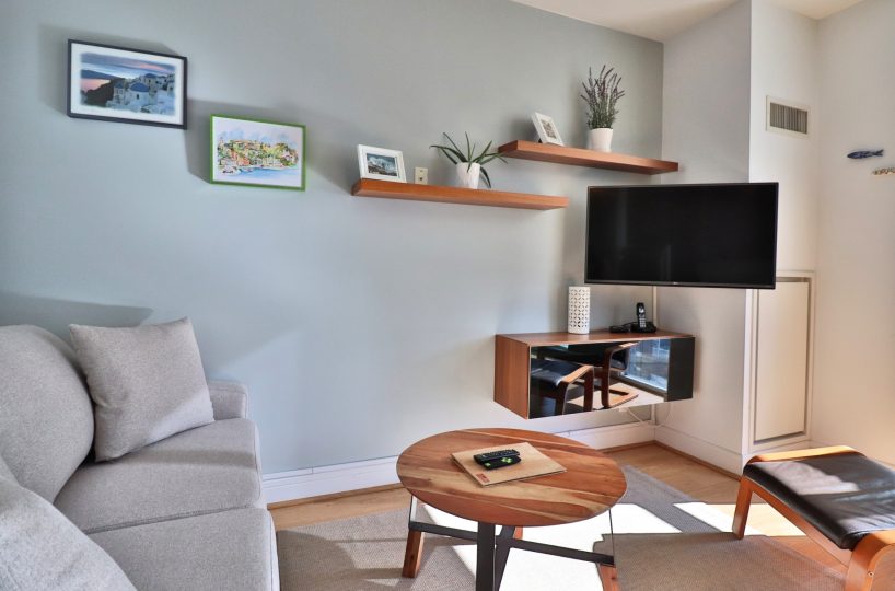VU - 112 George St - Furnished 1 Bedroom + Den at The VU